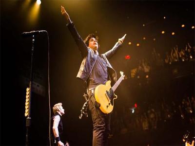 Green Day Sukses Gelar Konser di Emirates Stadium London
